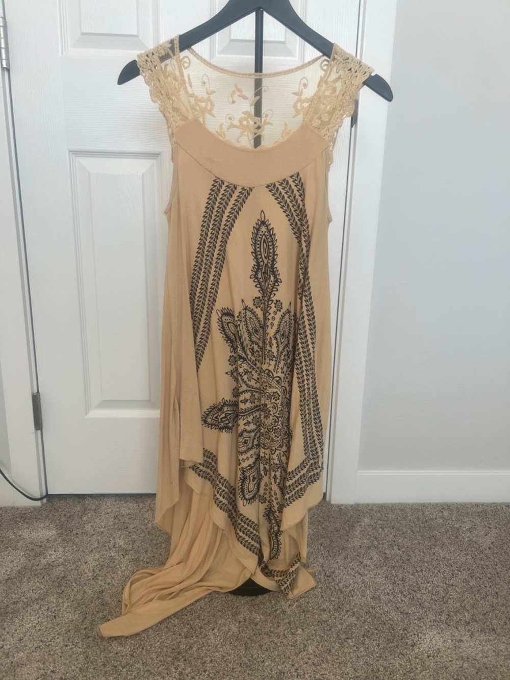 Sleeveless Lace-Back Tan Floral Print Maxi Dress